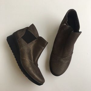 clarks cloudsteppers brown